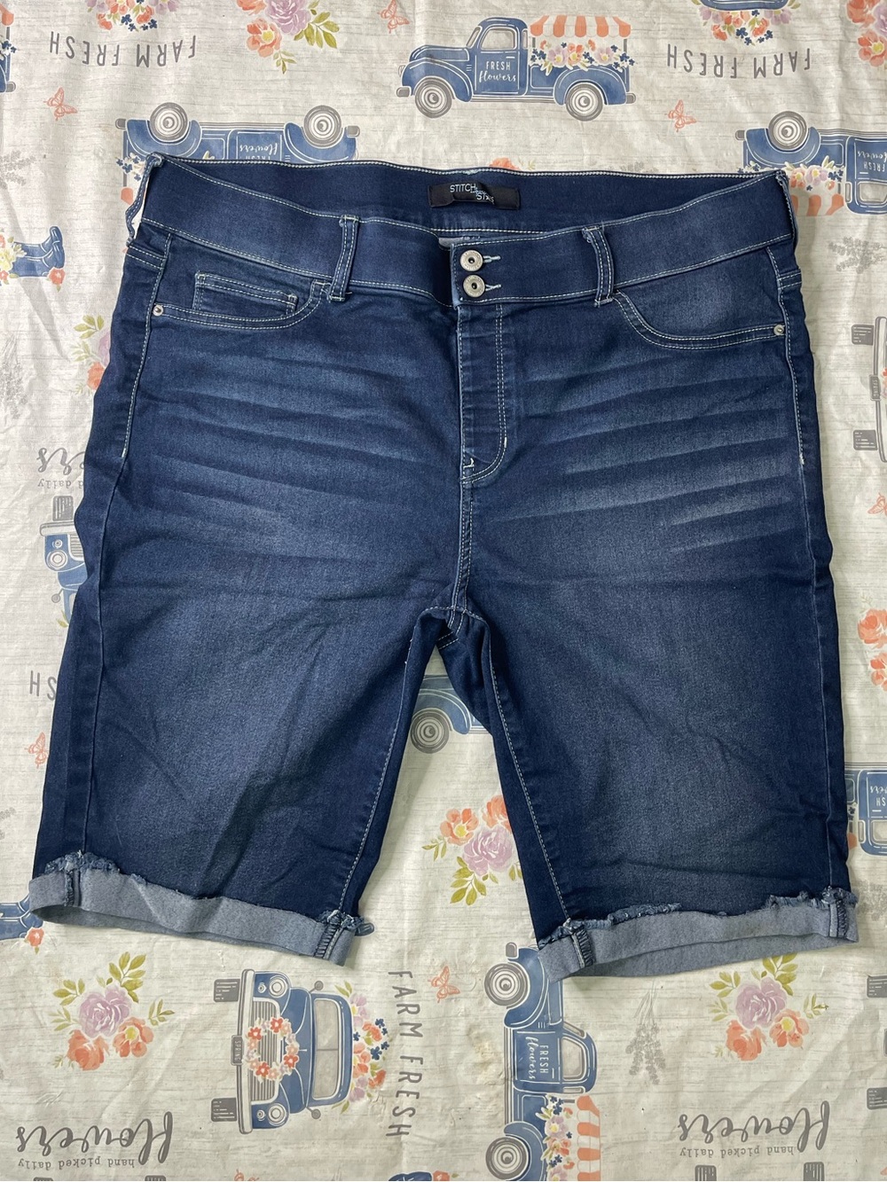 Stitch Star Stretch Denim Cuffed Button Fly Bermuda Shorts – Women’s 18W